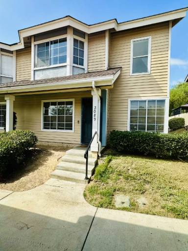 Main picture of 2089 Manzana Way