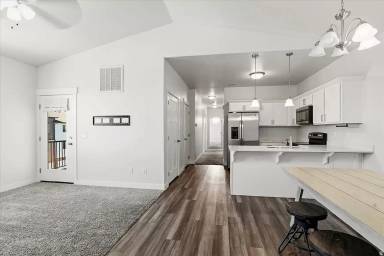 Main picture of 742 N 260 W
