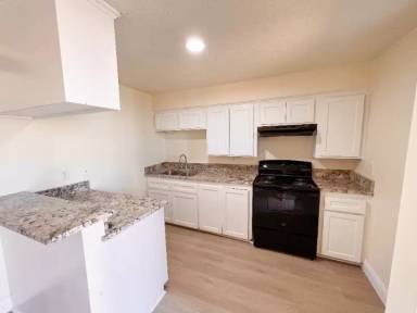 Main picture of 105 Cypress Ave