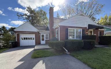 Main picture of 240 E McCormick Ave