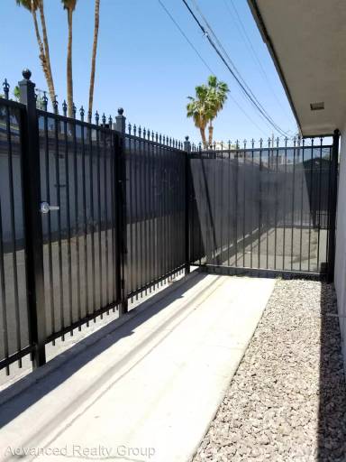 Main picture of 117 N 14th St