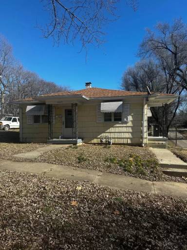 Main picture of 2427 S 18th St