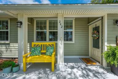 Main picture of 242 Beachview Dr NE