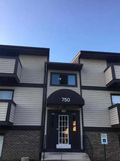 Main picture of 750 Heather Ridge Dr