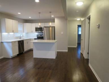 Main picture of 2989 S Clement Ave
