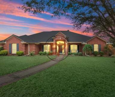 Main picture of 122 Greentree Dr