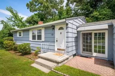 Main picture of 23 Plumtree Cir