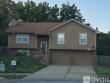 Main picture of 216 NE 80th St