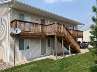 Main picture of 623 W 2nd St