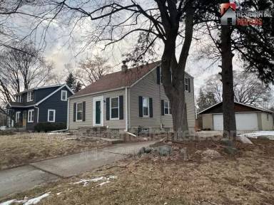 Main picture of 10918 W Wells St