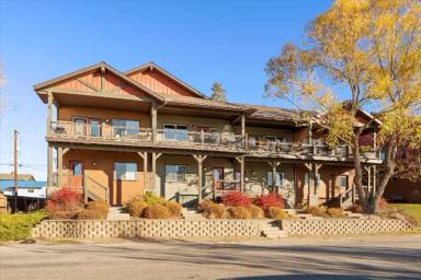 Main picture of 669 Commerce St
