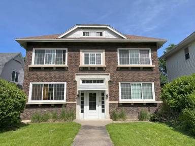 Main picture of 2523 Brady St