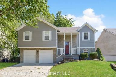 Main picture of 217 SE Topaz Dr