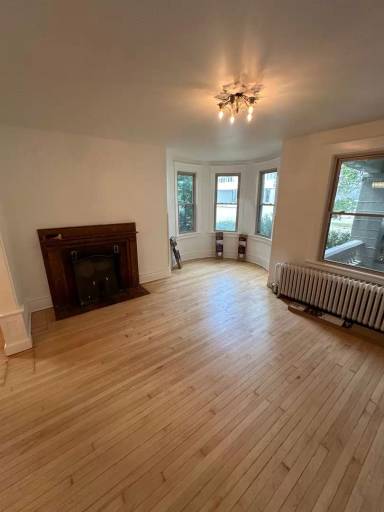 Main picture of 2103 E Kenwood Blvd