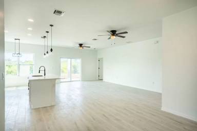 Main picture of 10145 St Paul Dr