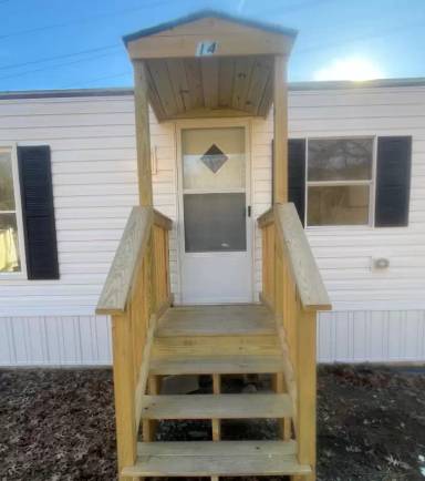 Main picture of 14 Oak Dr
