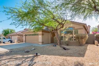 Main picture of 15692 N 104th St