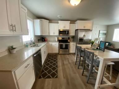 Main picture of 711 10th Ave N