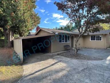 Main picture of 775 SE Roberts Ave