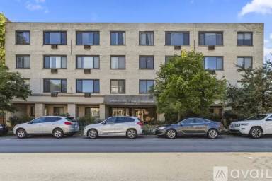 Main picture of 6060 N Ridge Ave