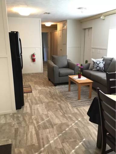 Main picture of 2023 E Henderson St