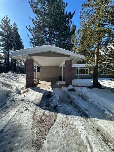 Main picture of 3538 Lewis St