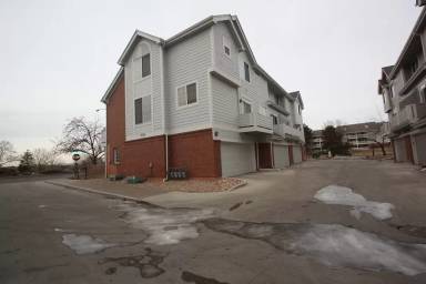 Main picture of 16901 E Warren Pl