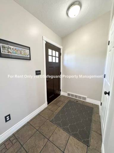 Main picture of 15052 S Manilla Dr