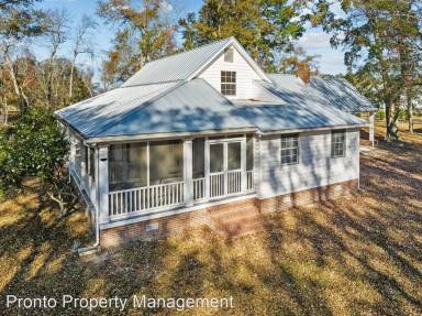 Main picture of 2229 Sloop Point Loop Rd