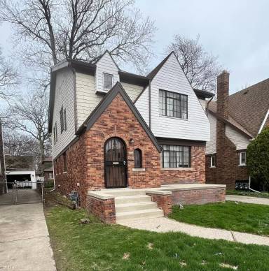 Main picture of 4842 Bedford St