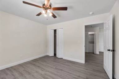 Main picture of 204 Coles Hl