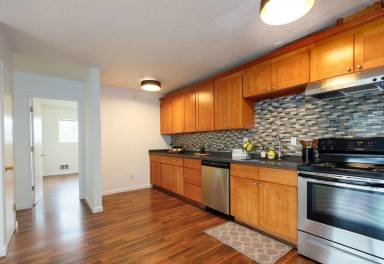 Main picture of 7403 N Fessenden St