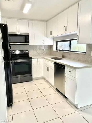 Main picture of 5704 Cody St