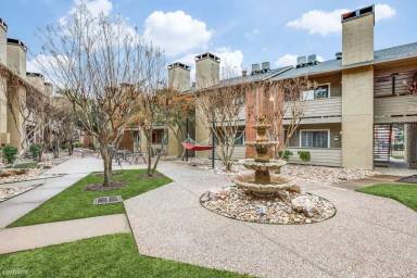 Main picture of Claro Court
