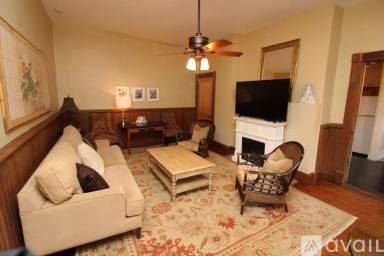Main picture of 147 E Chestnut St