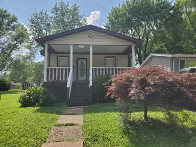 Main picture of 3345 Eminence Blvd