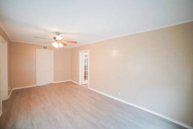 Main picture of 1038 Dover St