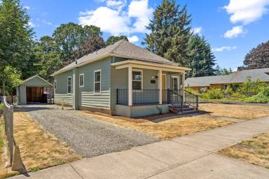 Main picture of 2402 16th Ave
