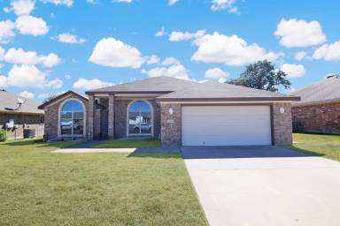 Main picture of 2404 Isabelle Dr