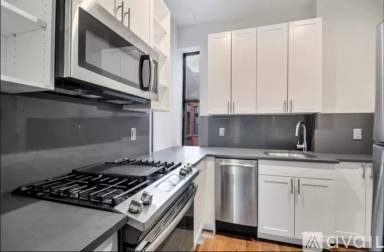 Main picture of 302 W 45th St