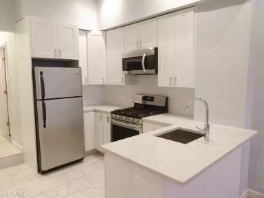 Main picture of 345 Meridian St