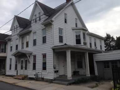 Main picture of 40 S Penn St