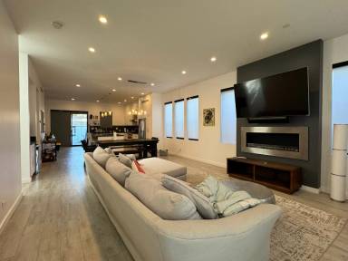 Main picture of 143 N Ardmore Ave