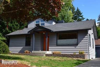 Main picture of 13732 20th Ave NE