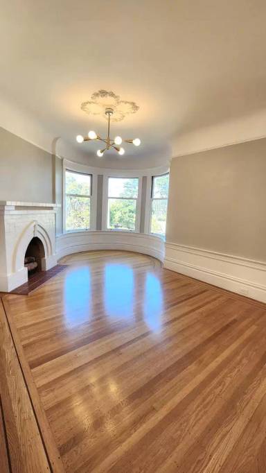 Main picture of 88 Castro St