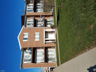 Main picture of Williamsburg Court Apartments