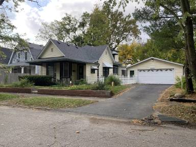 Main picture of 2232 Langley Ave