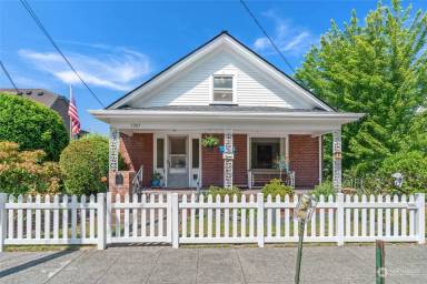 Main picture of 5207 Greenwood Ave N