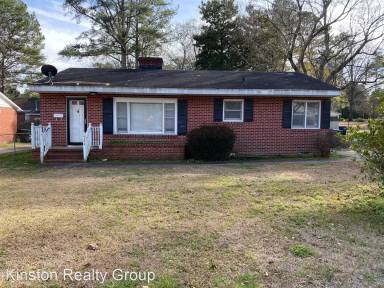 Main picture of 702 Jones Ave