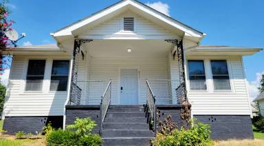 Main picture of 211 River St